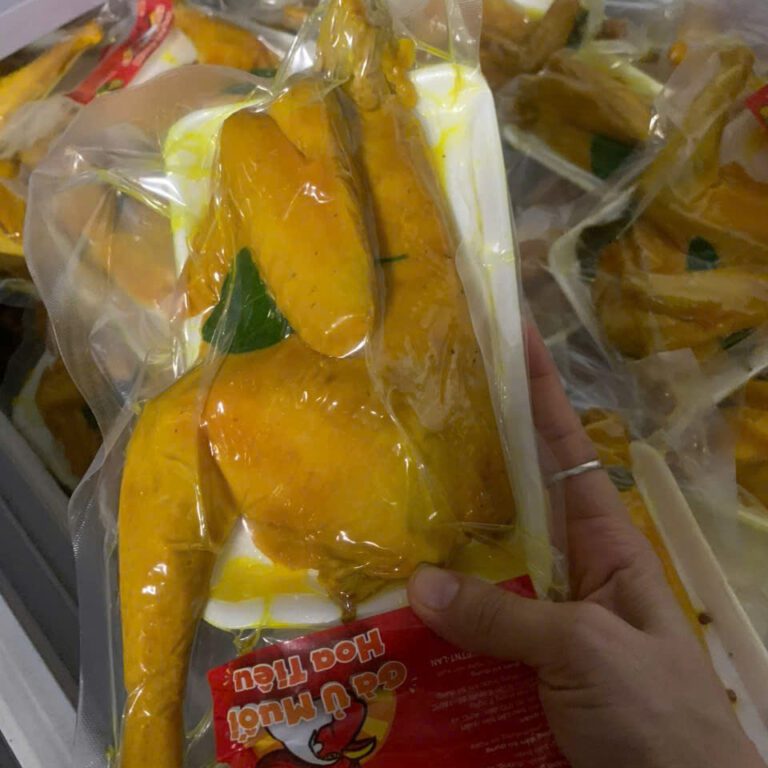 Gà Ủ Muối Nửa Con